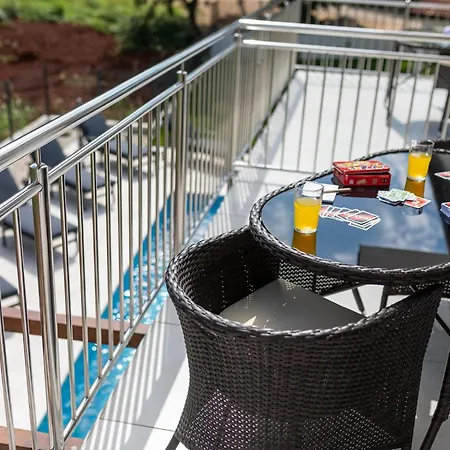 Jelena I 4-sterne I Beheizter Pool I Privatsphaere I Barrierefrei I Grill * Gambozzi